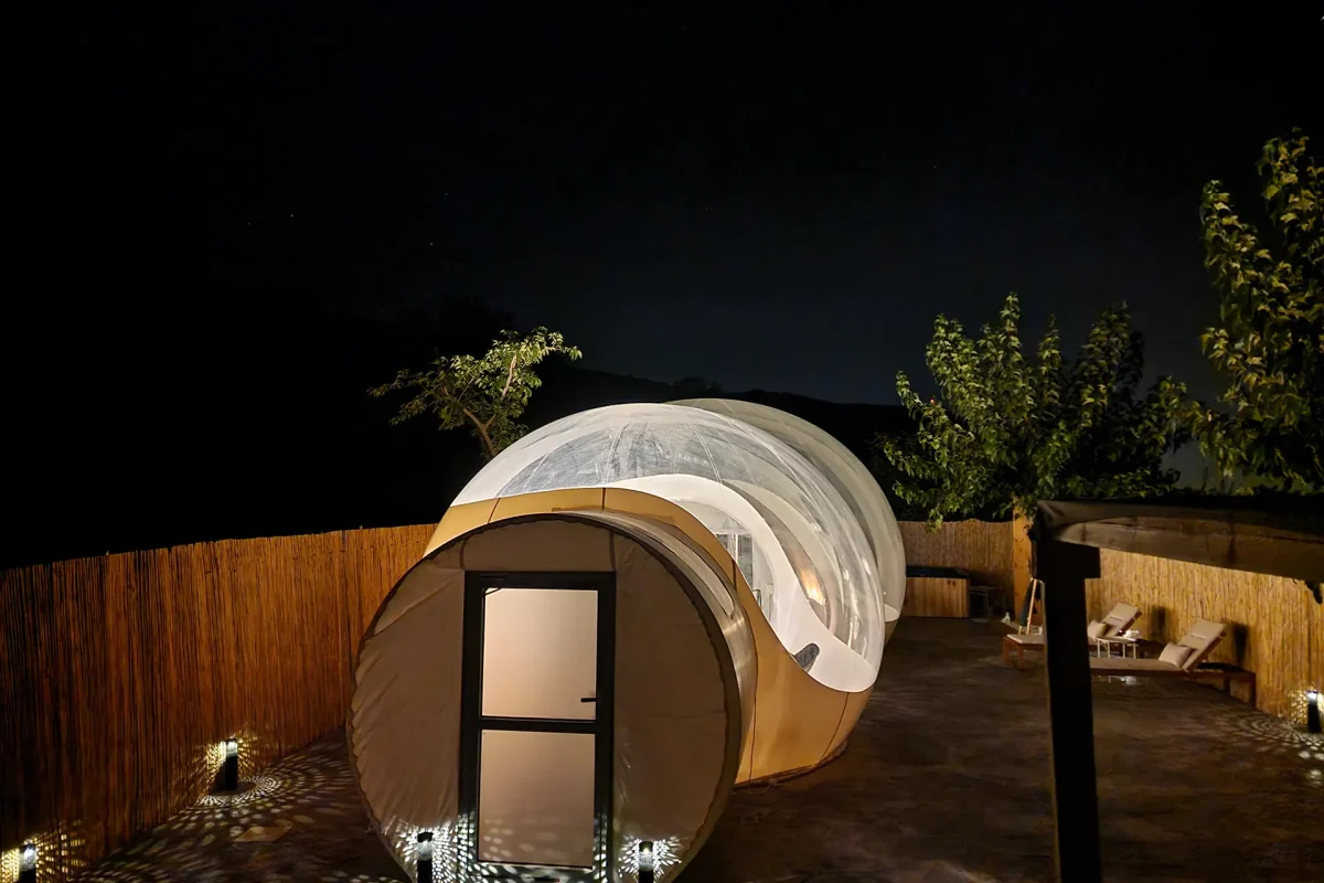 vista exterior gampling de noche fuentedellobo